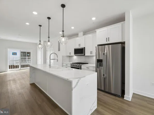 2042 Henson Norris St, Rockville, MD 20850