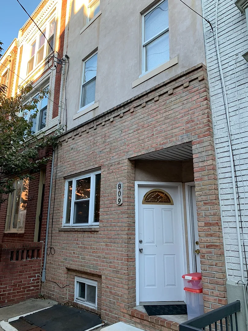 809 S 10th St — Photo 1