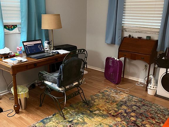 Den. Large desk stays