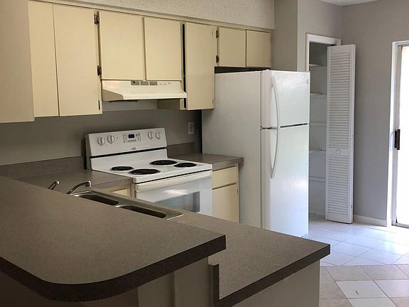 3rd image of 732 Zella Ln