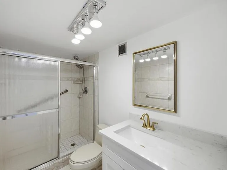 800 SE 20th Ave #901 — Photo 15