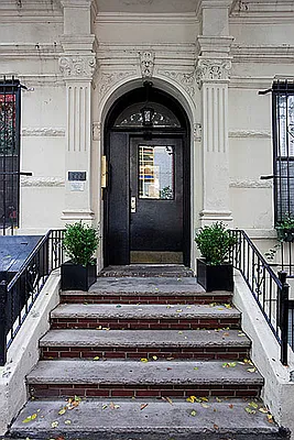 Sold by LG Fairmont Group | media 26