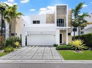 10330 NW 68th St, Doral, FL 33178