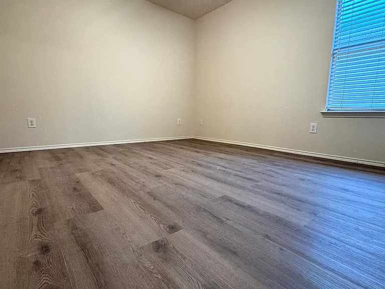 1625 Mineral Springs Dr — Photo 12