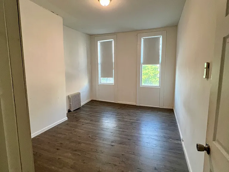 14 Wilson Ave #2L — Photo 3