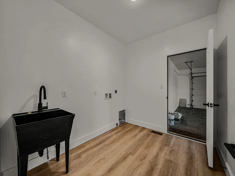 502 Angel Way — Photo 12