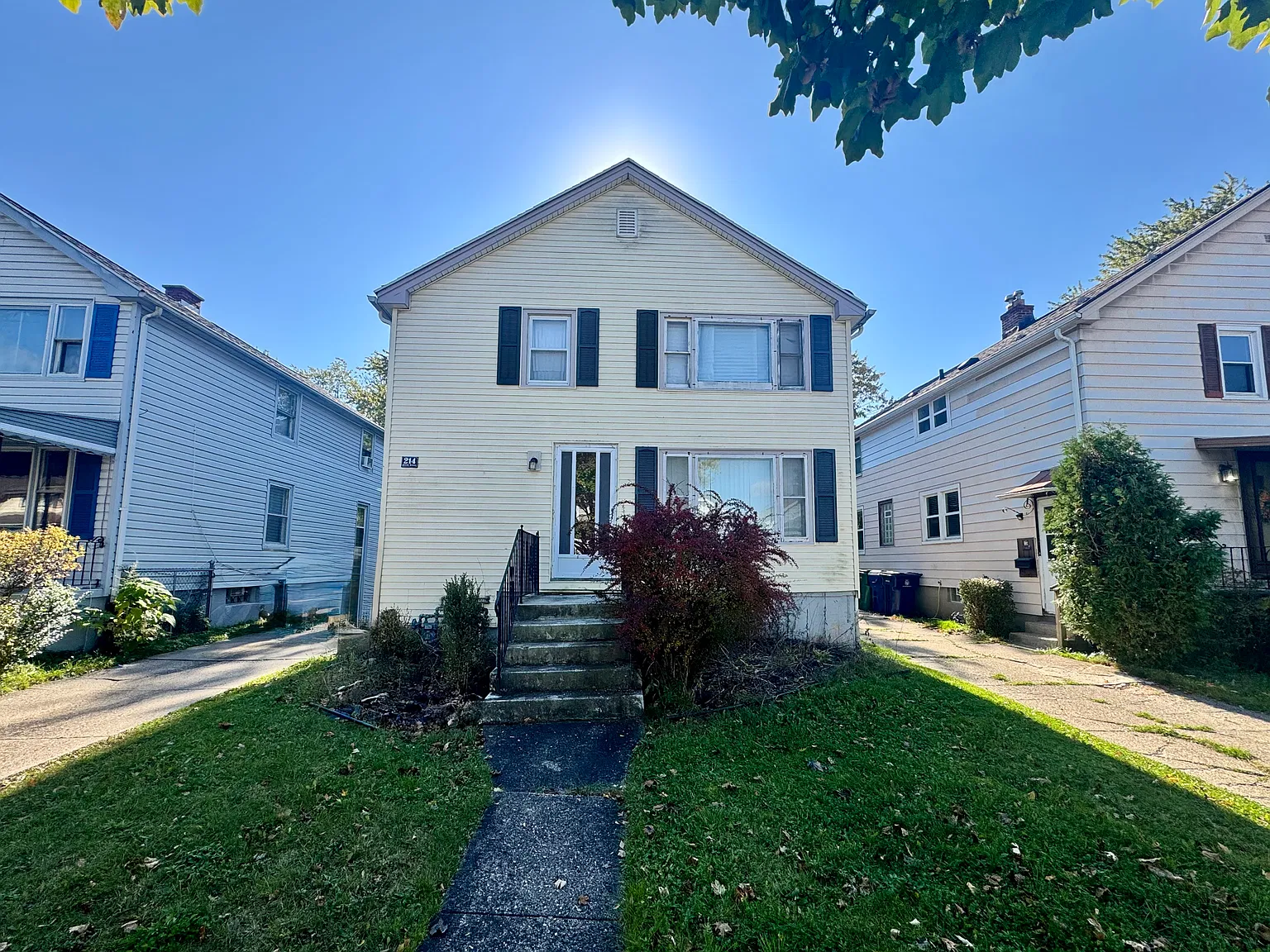 2 bed, 864 sqft, $1,350 — Photo 1