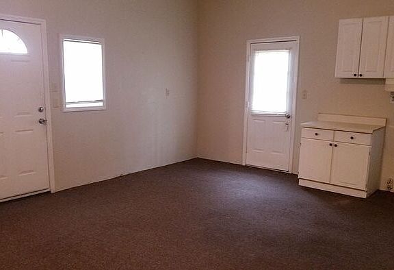 3rd image of 135 Stiles Dr
