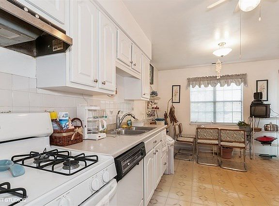 4th image of 16 Willow Bridge Way Unit C