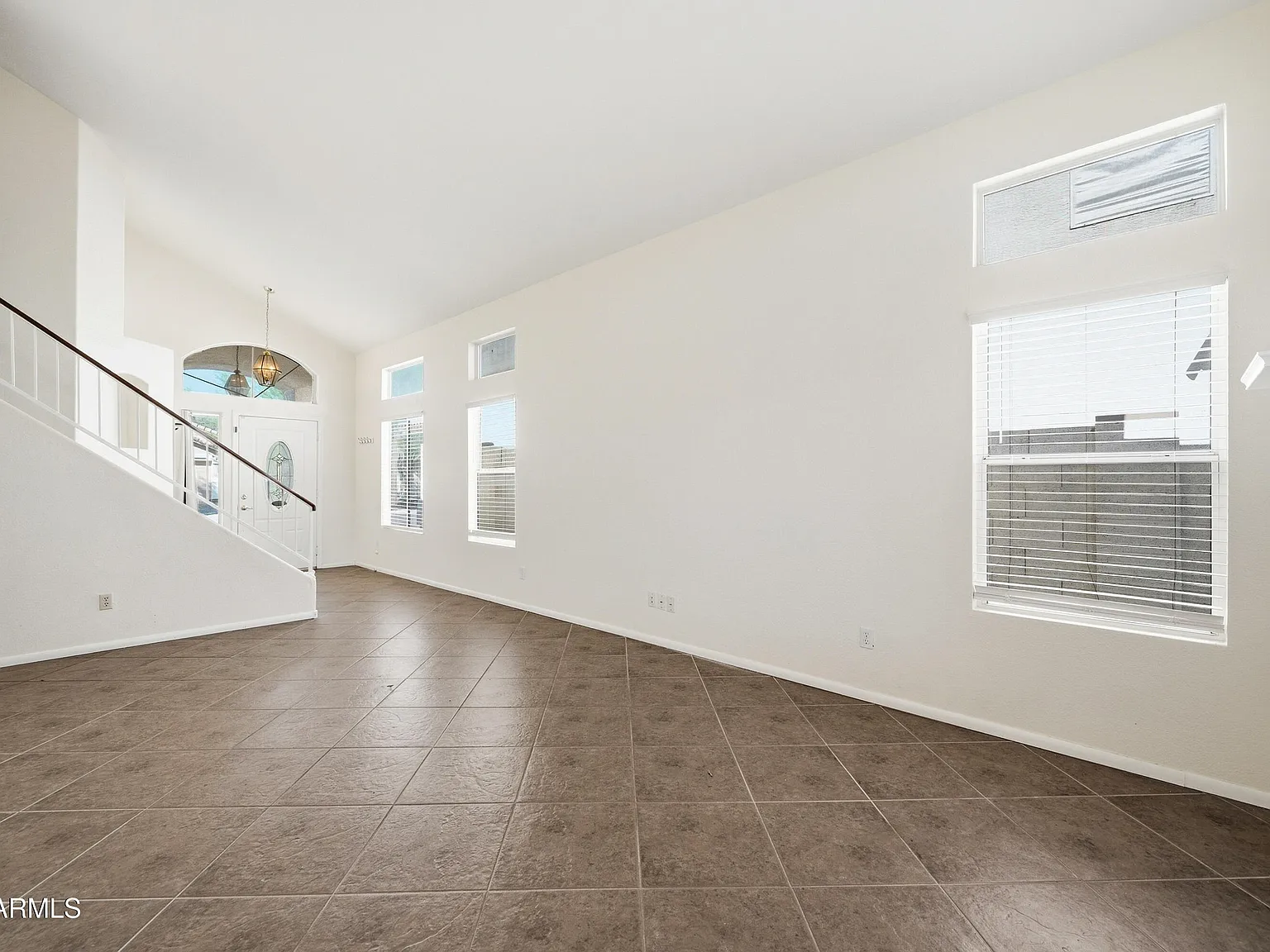 3 bed, 2.5 bath, 1705 sqft, $2,090 — Photo 4
