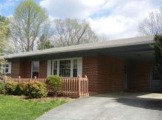 1203 Oakdell Ct, Johnson City, TN 37604