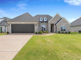 15 Creekbend Cv, Jackson, TN 38305