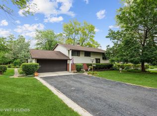 2N577 Pleasant Ave, Glen Ellyn, IL 60137