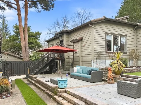 7704 SW Cresmoor Dr, Beaverton, OR 97008