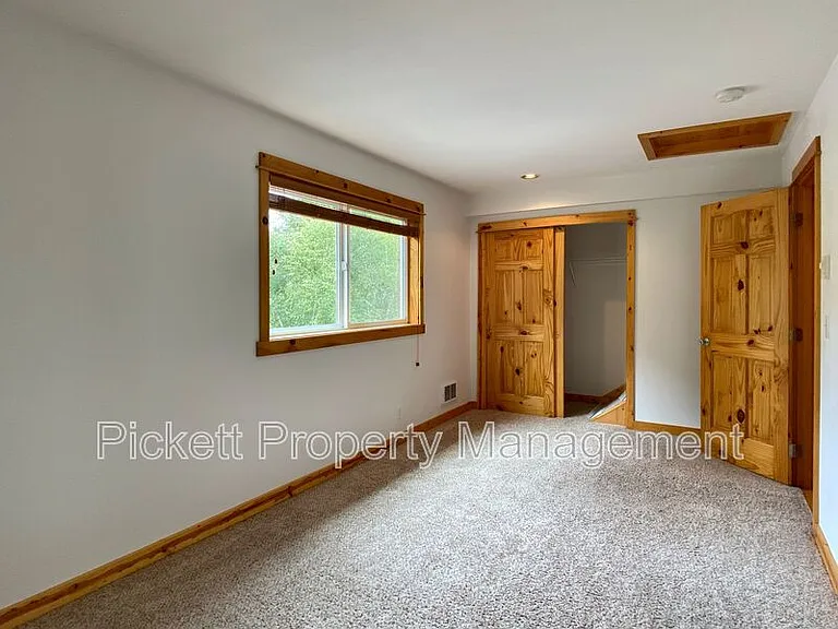 4673 NW Walgren Dr #C — Photo 10