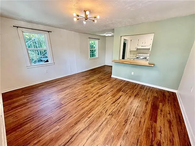 1713 Burgundy St #201 — Photo 2