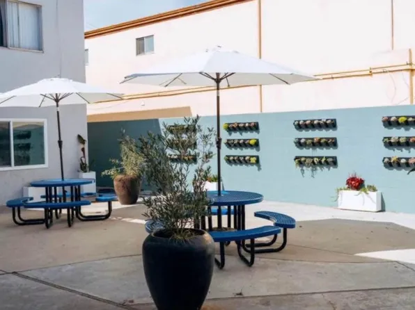 Geoliv Edgewood Villas LLC, 1340 Edgewood Way #14, Oxnard, CA 93030