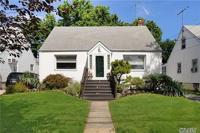 1st image of 14 Hollywood Ave