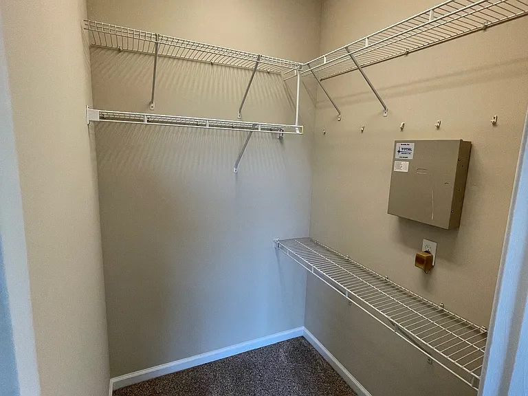 4805 Lyons View Pike #304 — Photo 13
