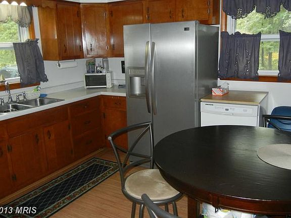4th image of 2480 Thompson Dr