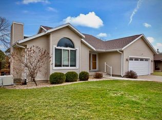 3205 6th St, Marion, IA 52302