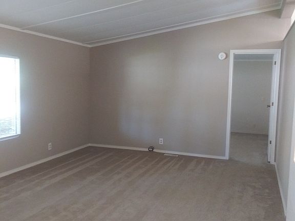 Living room, facing master 