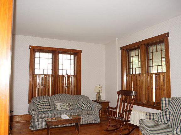 5th image of 412 Market St