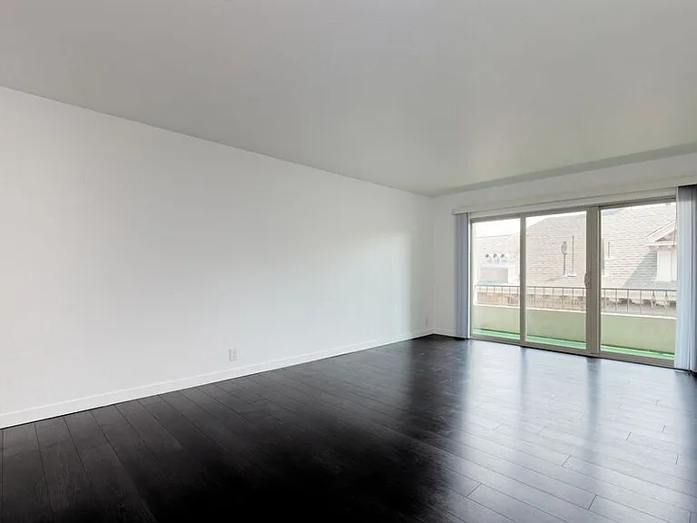 290 Lee Street — Photo 23