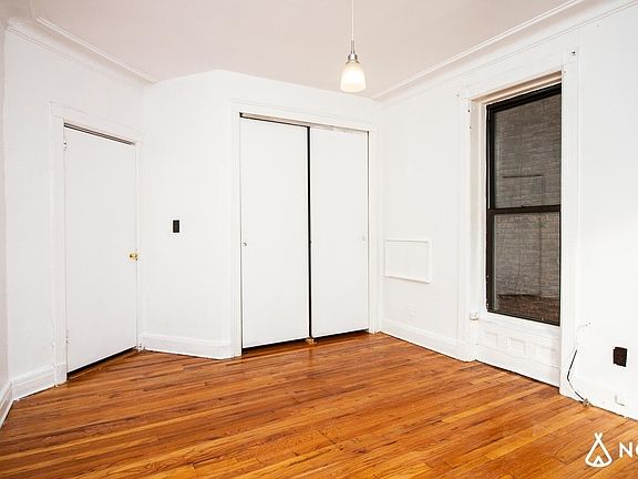 5th image of 352 Lafayette Ave APT 2D