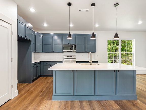 4th image of 24 Wakefield Ln
