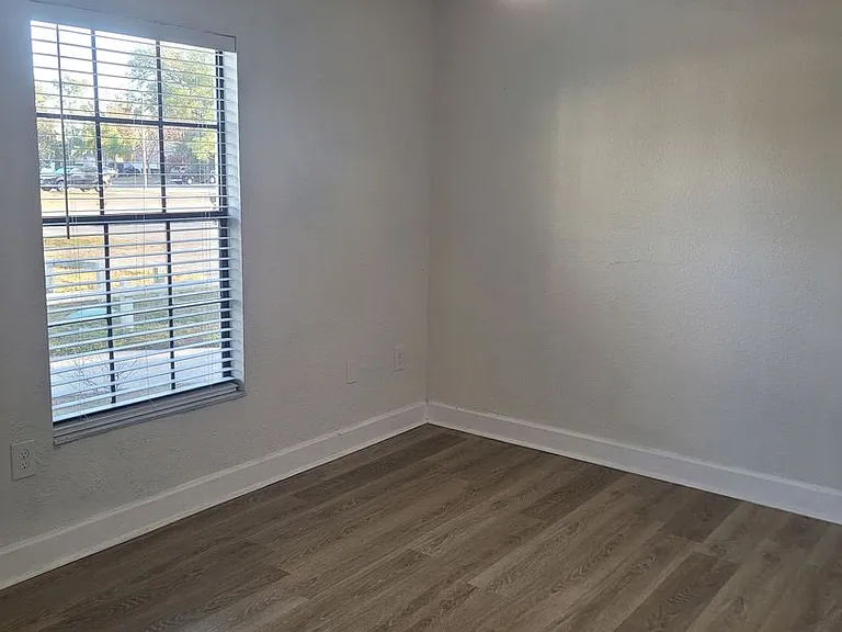 1236 Dovehill Dr — Photo 20