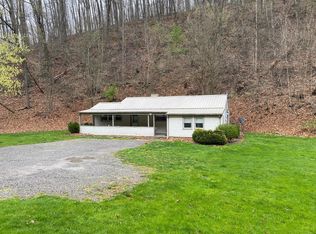 2208 Constitution Blvd, Beaver Falls, PA 15010