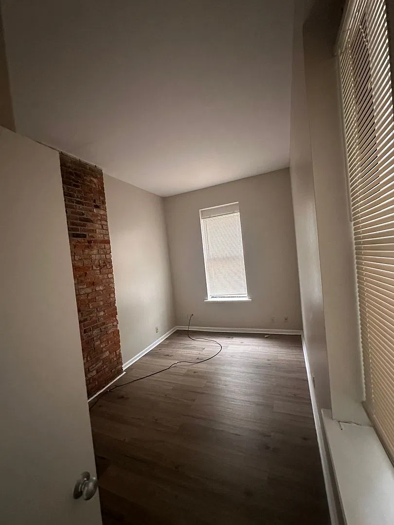 10th Street Apartments — Photo 1