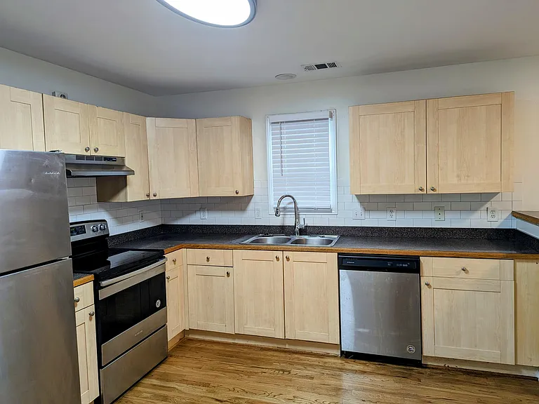 474 Rockwell St SW — Photo 6