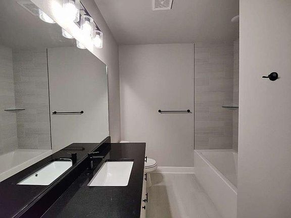 4th image of 19 Ventnor Cir