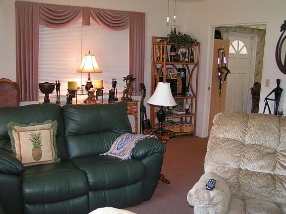 5th image of 210 Normandy Ave