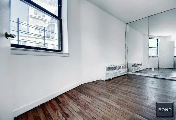 Rented by Bond New York | media 25