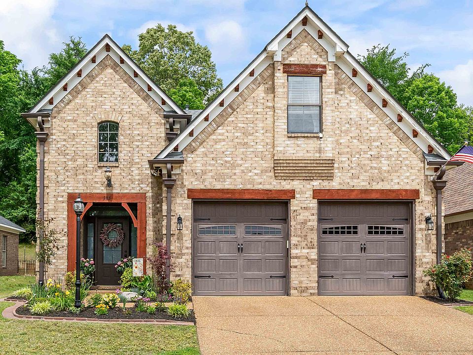 1st image of 385 Garden Springs Dr