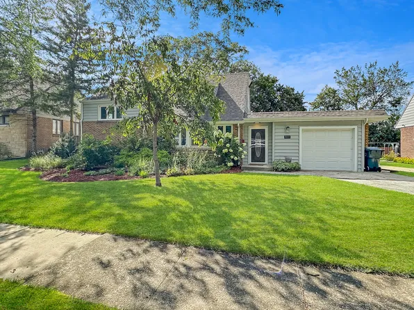 18444 Clyde Rd, Homewood, IL 60430