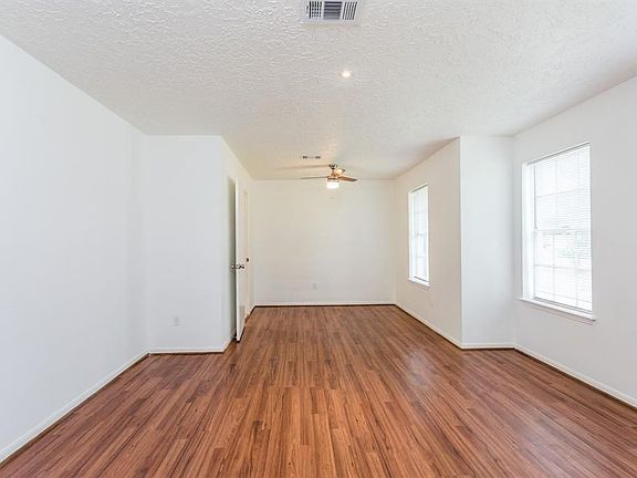 2nd image of 12415 Pine Knoll Dr