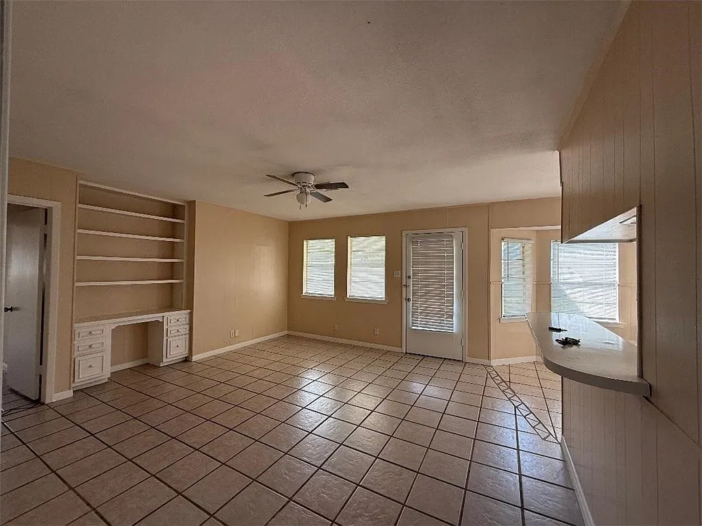 3 bed, 2.0 bath, 1415 sqft, $1,825 — Photo 4