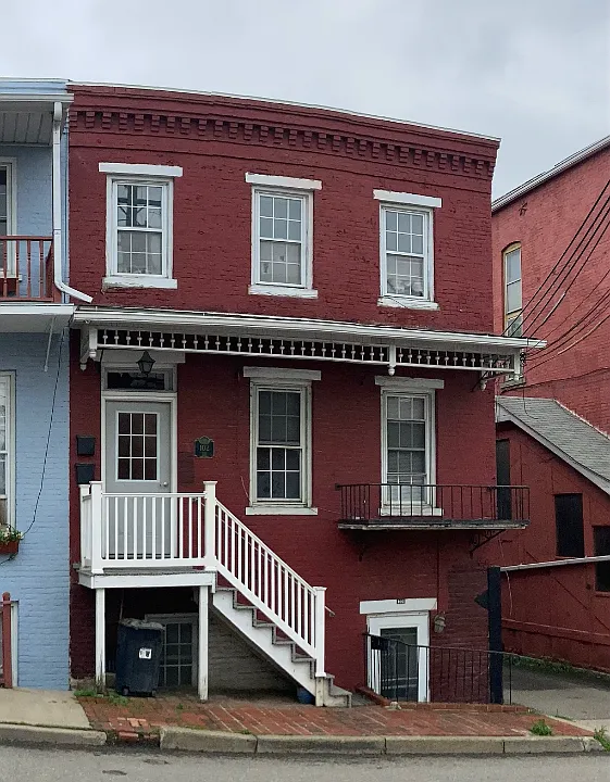 102 Pine St #1