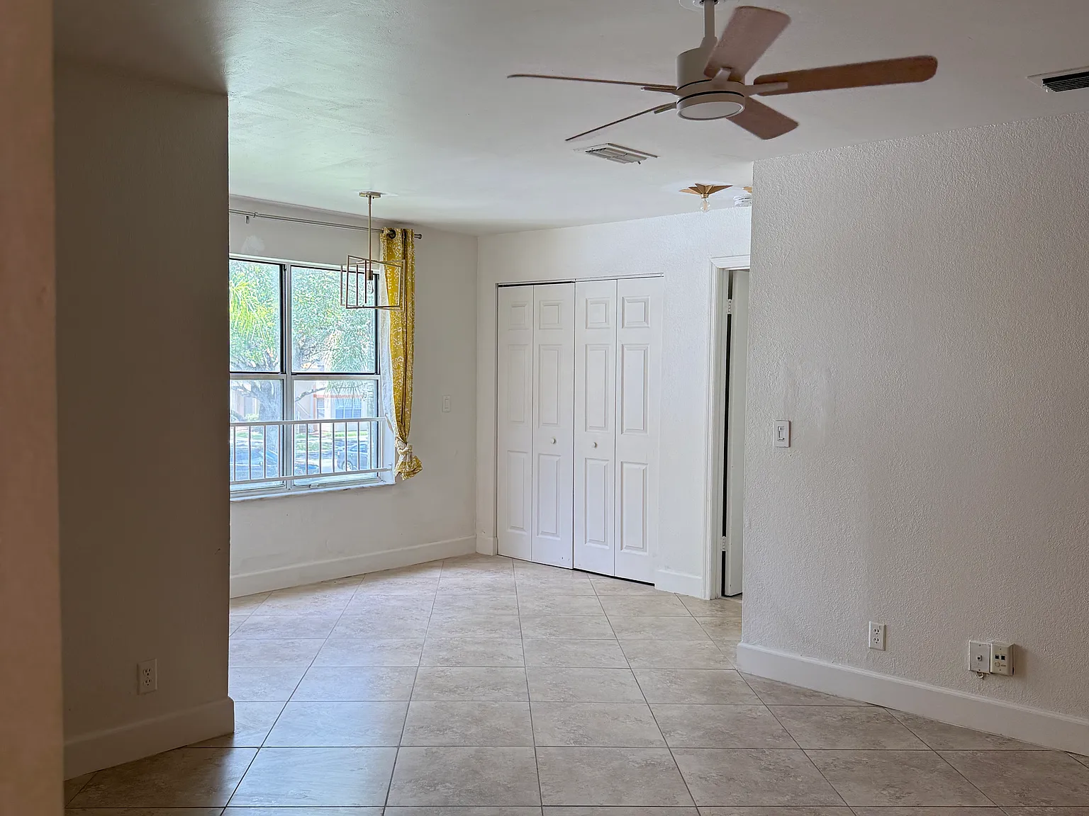2 bed, 1100 sqft, $2,100 — Photo 3