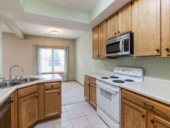 4th image of 10525 Hickory Dr APT 1