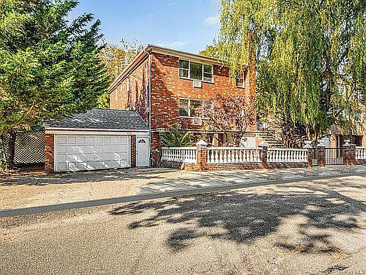 3rd image of 5925 Delafield Ave #1