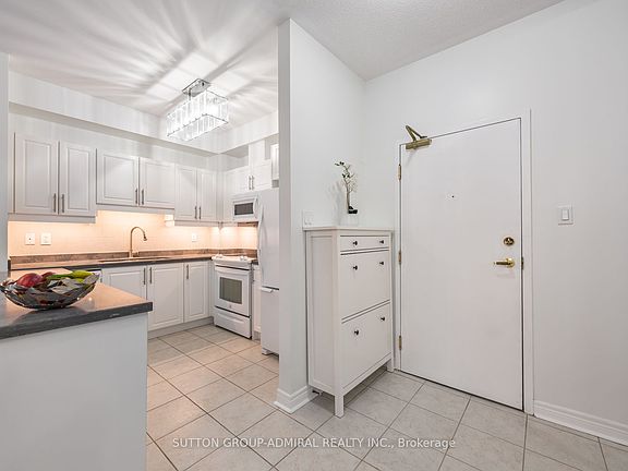 2nd image of 9944 Keele St #102