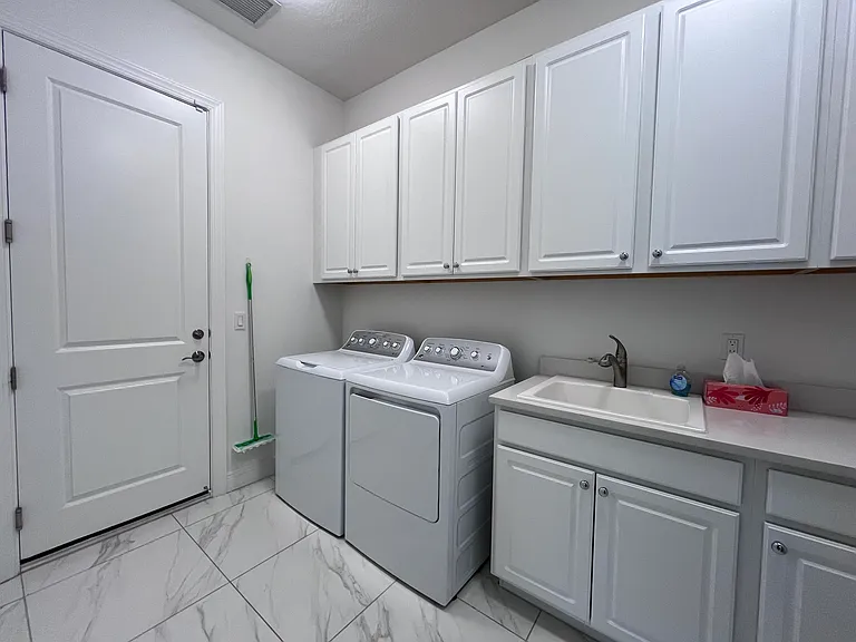 5663 Saint Armands Way — Photo 20