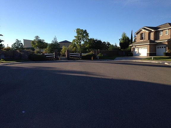 Cul-De-Sac No thru Traffic, Safe