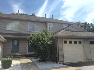 261 Crestwood Ct, Fishkill, NY 12524