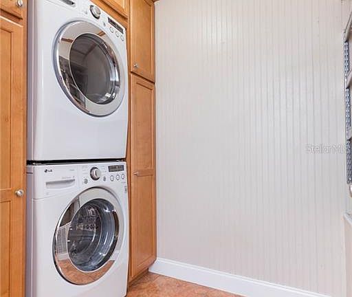 5th image of 8704 Cove Ct